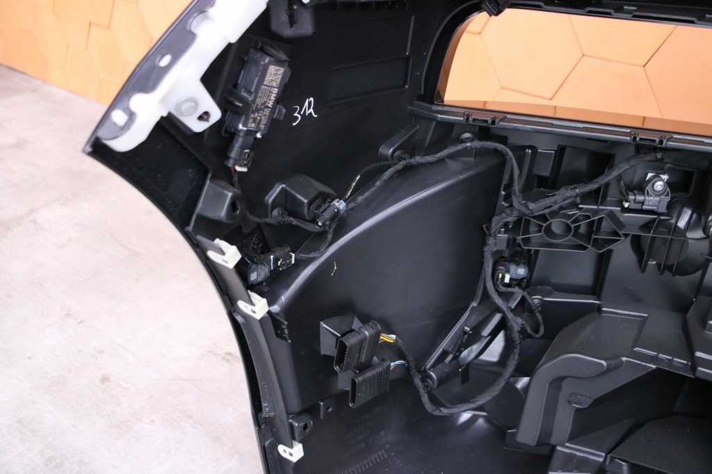 фото №8, Bmw 7 g70 i7 m-pakiet kompletny бампер перед передний 475 black sapphire