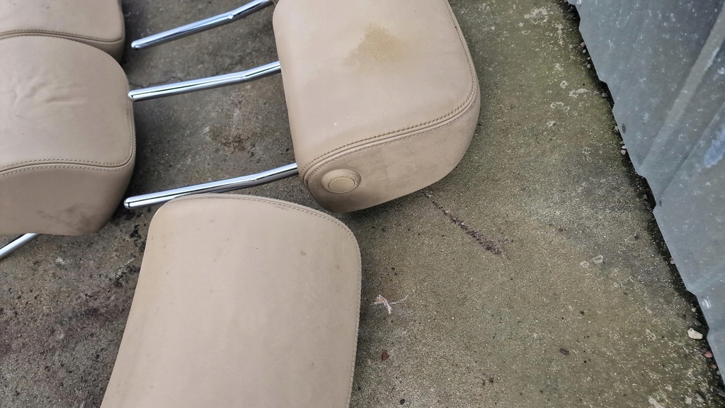 фото №8, Підголівники сидінь vw passat b7