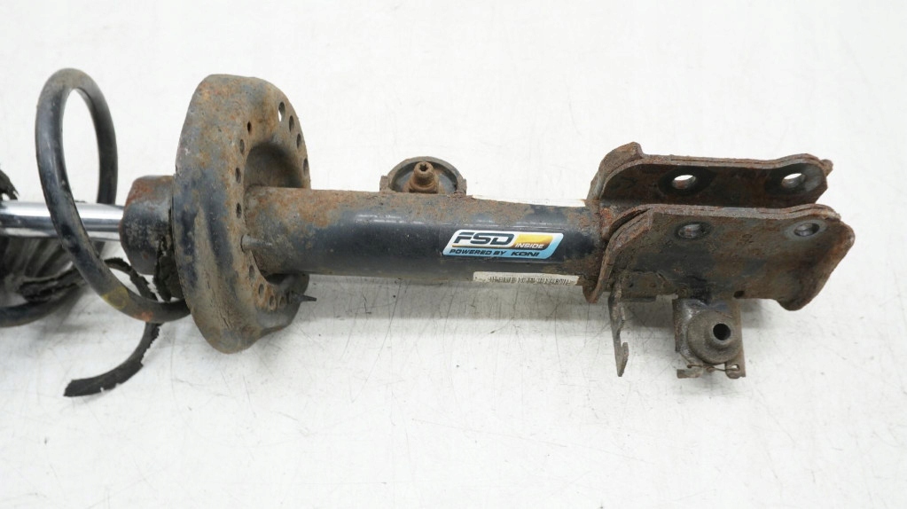 Амортизатор левый задний  задний пружина jeep renegade 00520121360 Цена