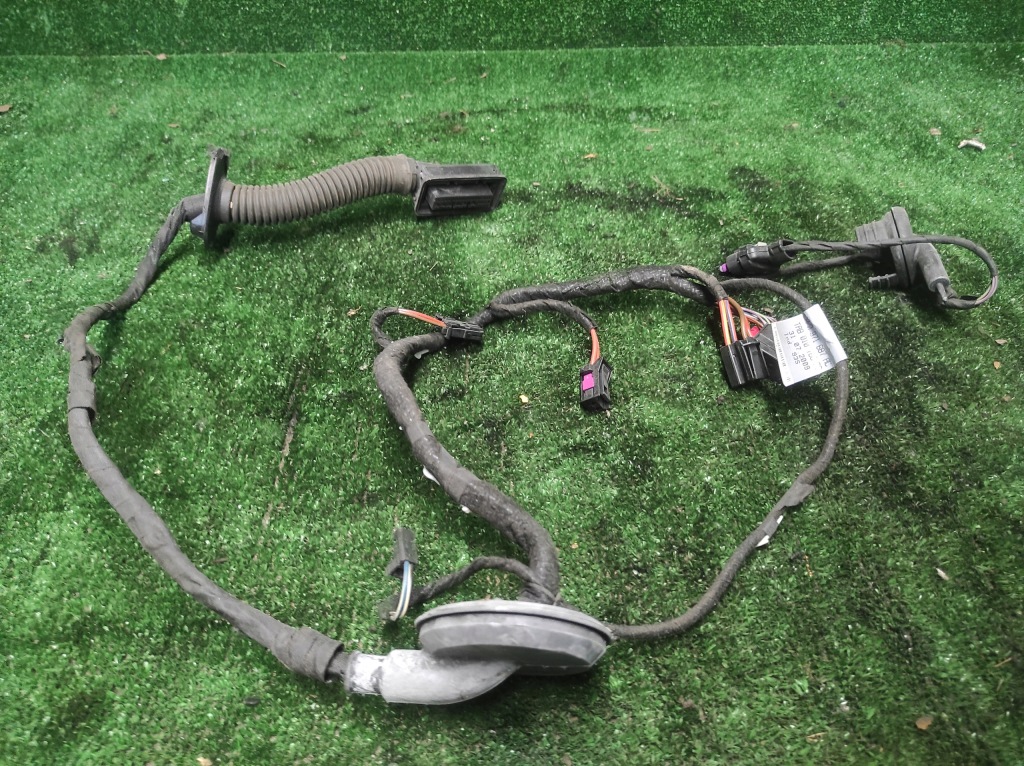 Купить Audi a4 b8 жгут дверь левый задний  8k0971687