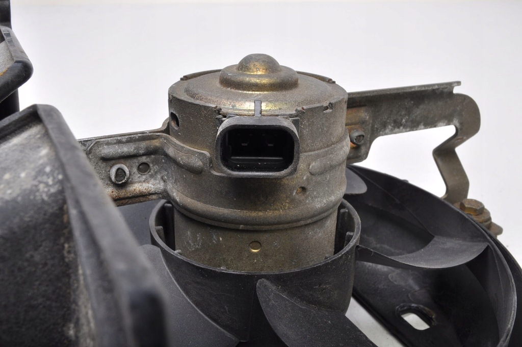 фото №8, Porsche boxster 986 2.7 вентилятор радиатора корпус 98662403601