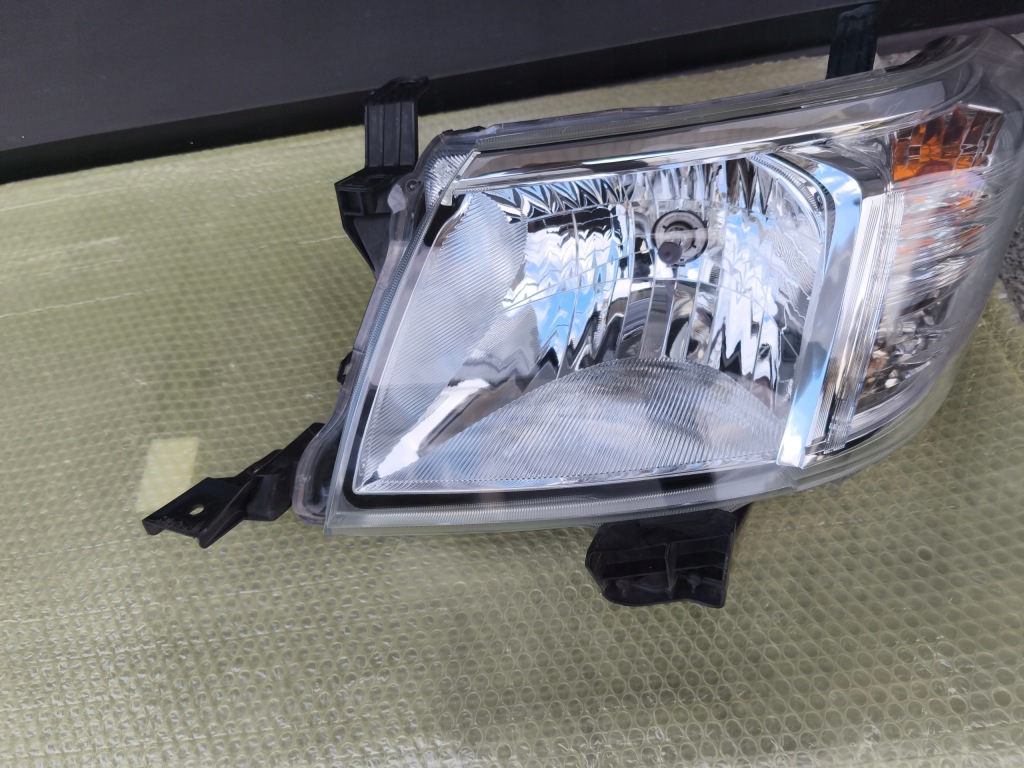 фото №11, Лампа передня права ліва toyota hilux viii 05- 81150-0k440 81110-0k440