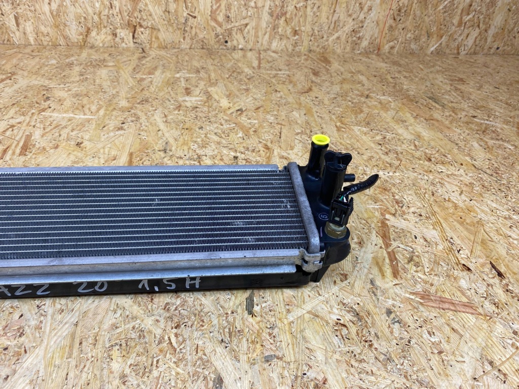 Купить Радиатор воды аккумулятора аккумулятор honda jazz v 1.5 гибрид 2020-