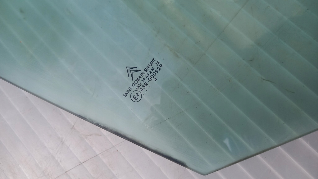 фото №2, Стекло правая перед citroen c5 04r