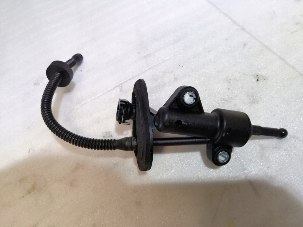 Opel adam цилиндр сцепления помпа сцепления 55594516 Доставка