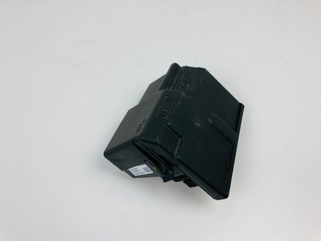 фото №1, Insignia b предохранитель аккумулятор клемма 39148591