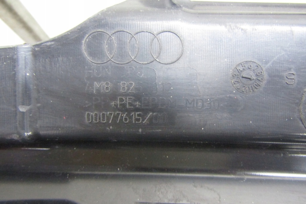 фото №9, Молдинг порог правая audi q8 lamborghini urus 18- 4m8