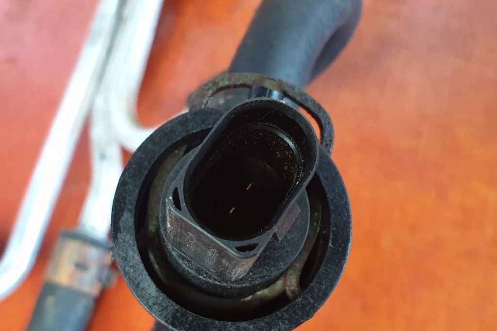 фото №11, Труба охлаждение vw caddy iii фургон 2ka, 2kh, 2ca, 2ch 1k0122447eo 1.9l