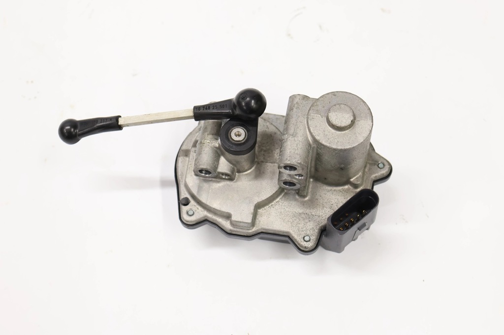 фото №2, Audi a5 8t8 регулятор колектор 059129086l