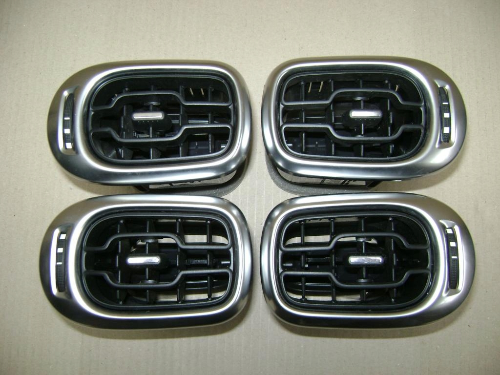 фото №1, Решётка обдув citroen c3 picasso lift оригинал