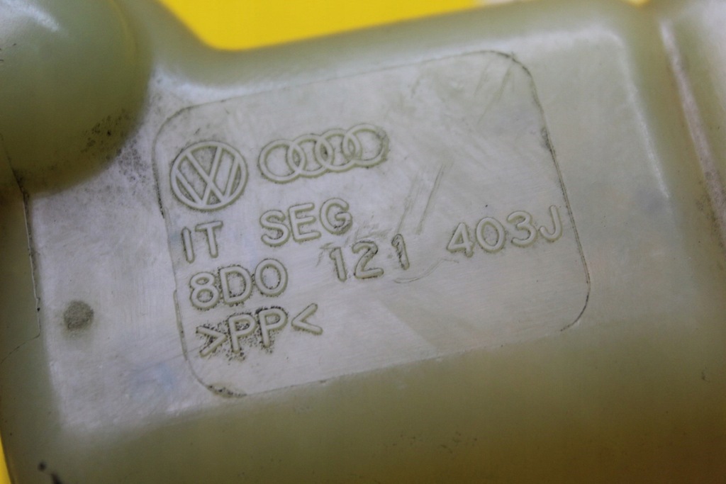 фото №9, Бачок расширительный 8d0121403j passat b5 1.6 b