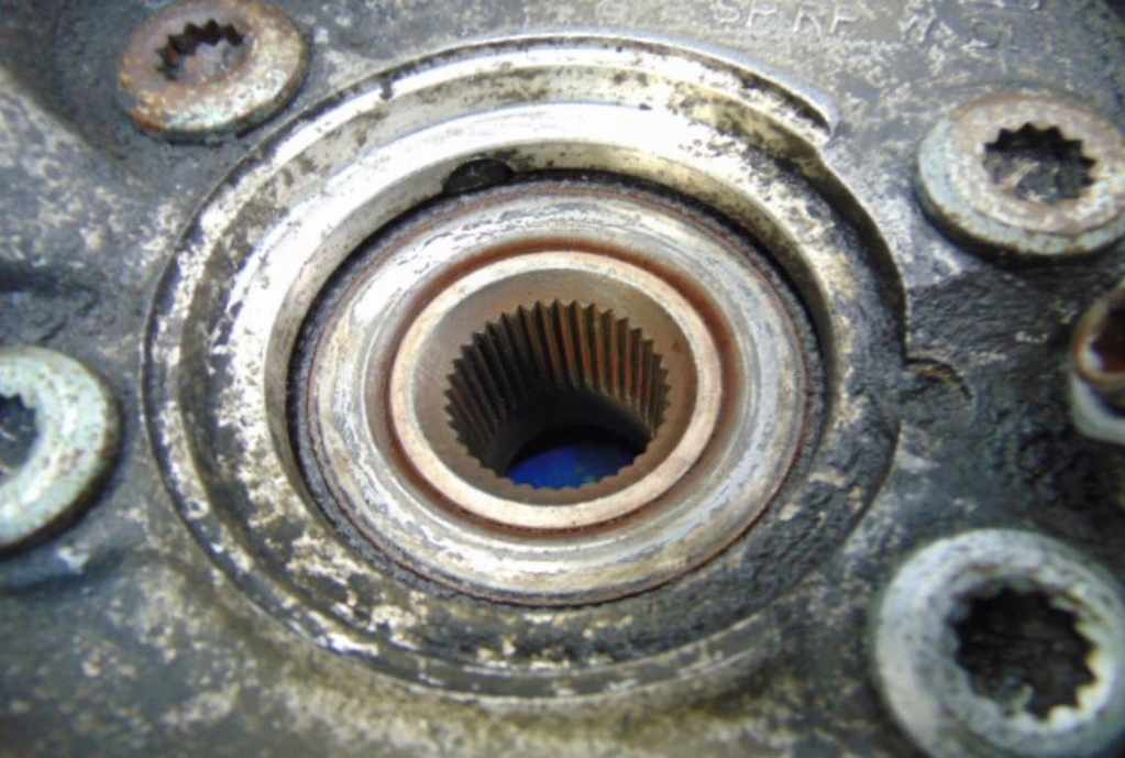 фото №1, Volkswagen passat b6 1.9tdi поворотный кулак правый перед