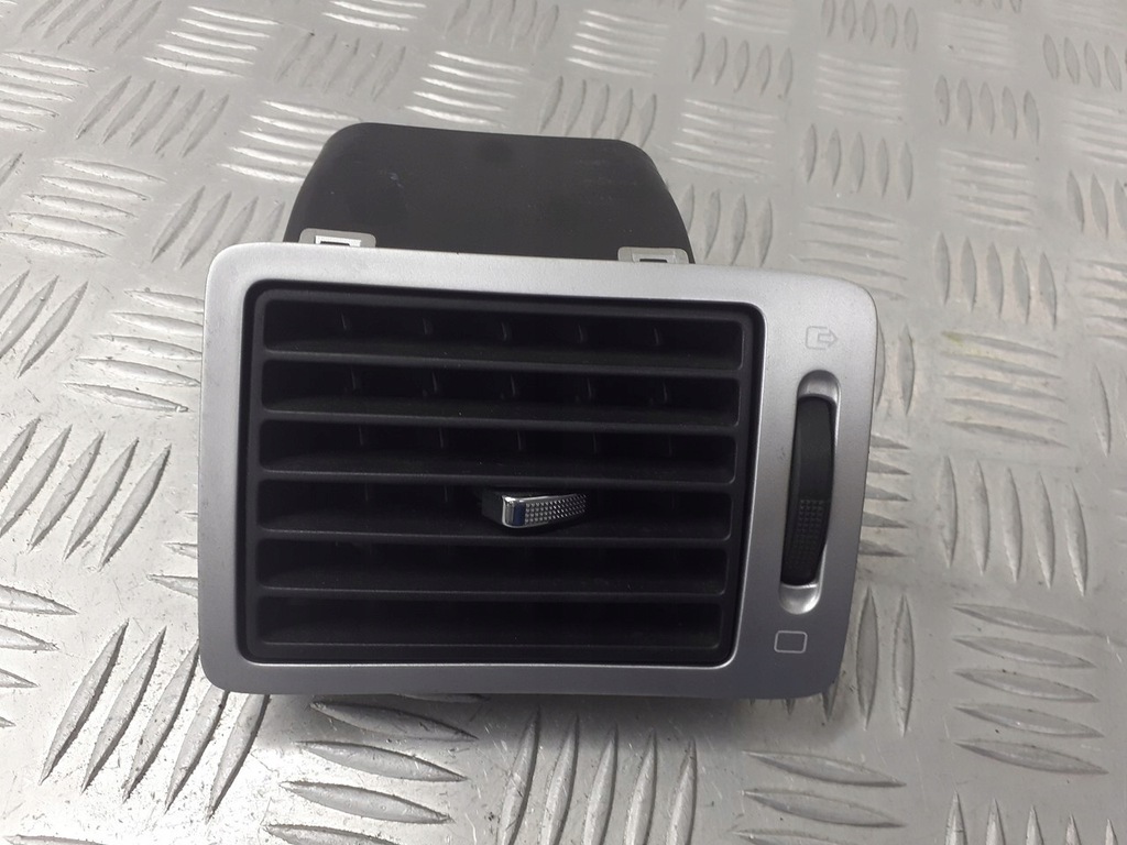 фото №1, Решётка обдув правая peugeot 307 9634498977