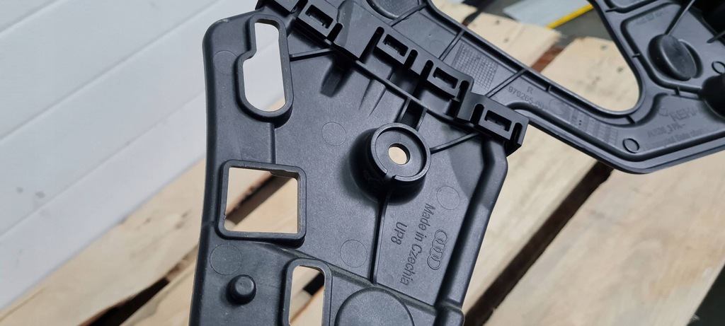 фото №10, Sq8 q8 напрямна кронштейн кронштейн бампера правий задня 24r 4m8807454c