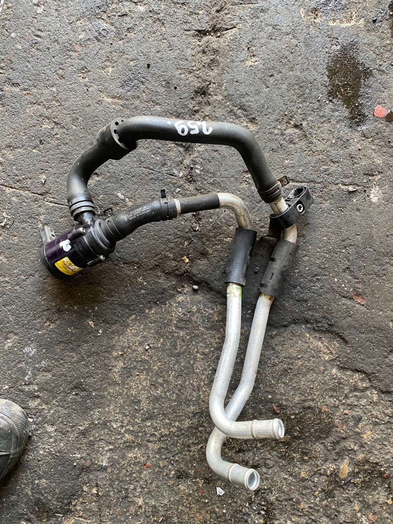 фото №1, 259 panamera 970 шланг 97057258100 97057258300