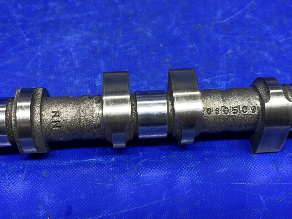 Вал распределительного вала впускной  opel astra j 90400263 1.6 t a16let Цена