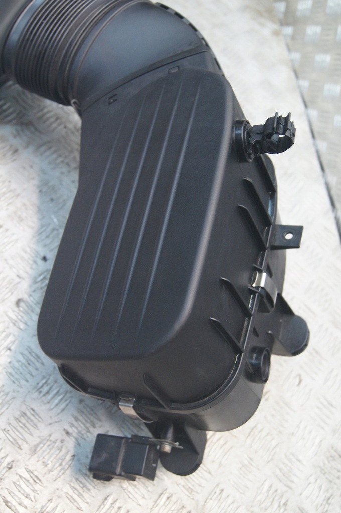 фото №5, Maserati levante корпус фильтра воздуха левая