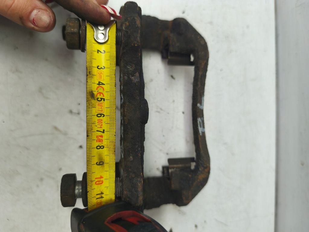 Скоба рамка суппорт перед левый 1.4 mpi 16v bravo 2 198 07-10 Недорого