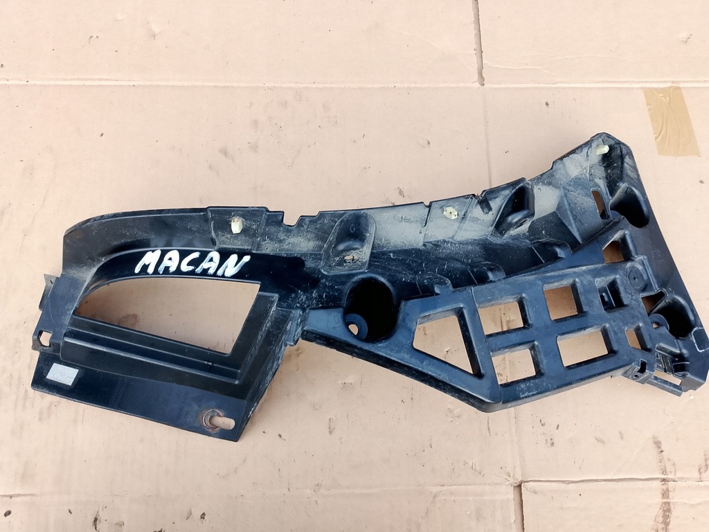 фото №1, Левый направляющая бампера задняя porsche macan lift 95b807453