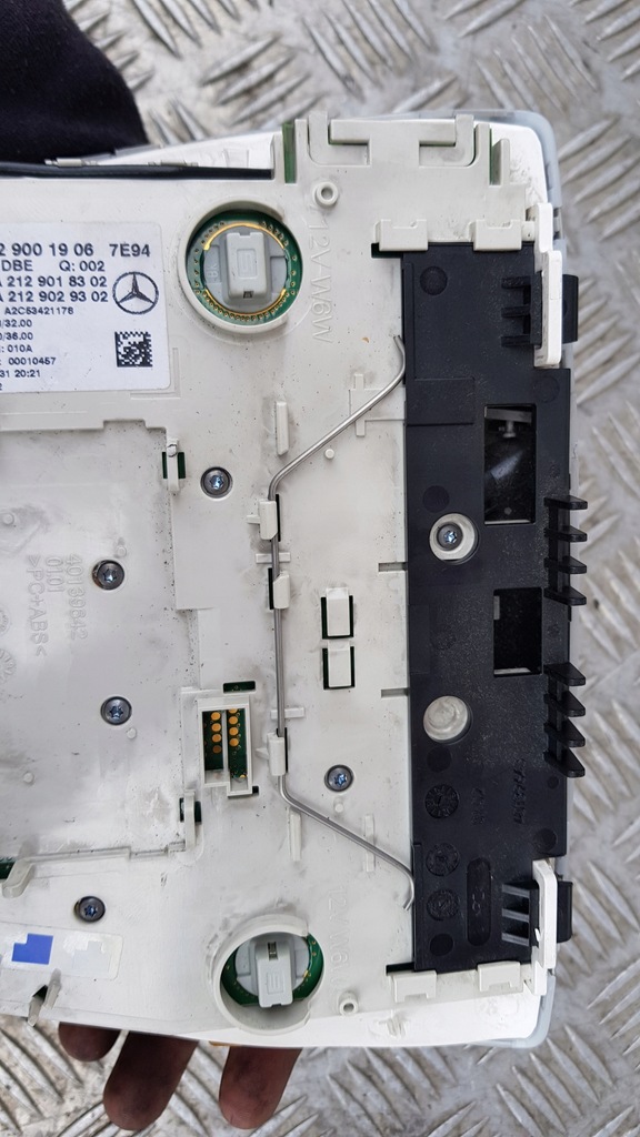 фото №12, Mercedes w212 лампа освещение кабины a2129001906