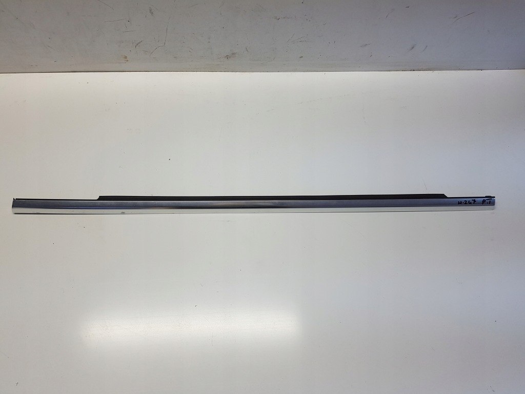 фото №1, Mercedes w247 молдинг ущільнювач двері правий