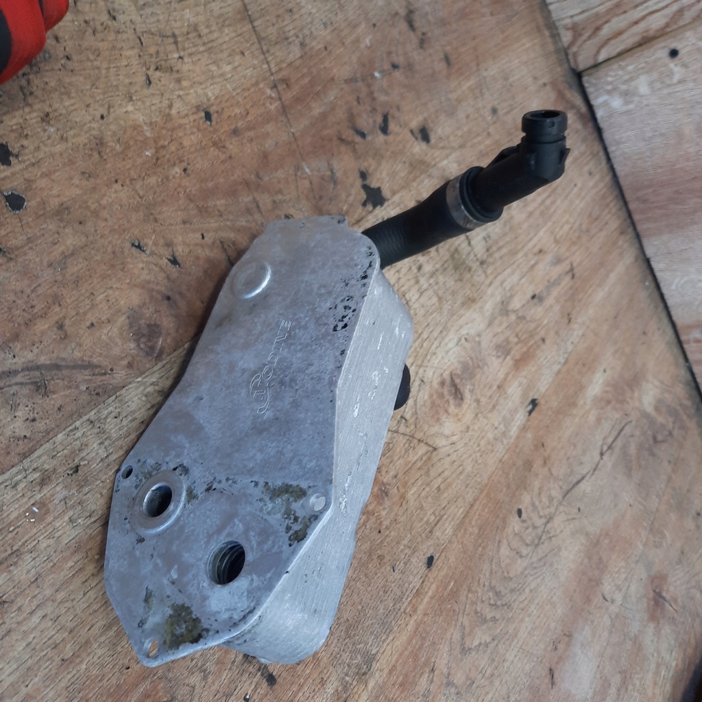 фото №9, Bmw e90 3.0i радиатор масла