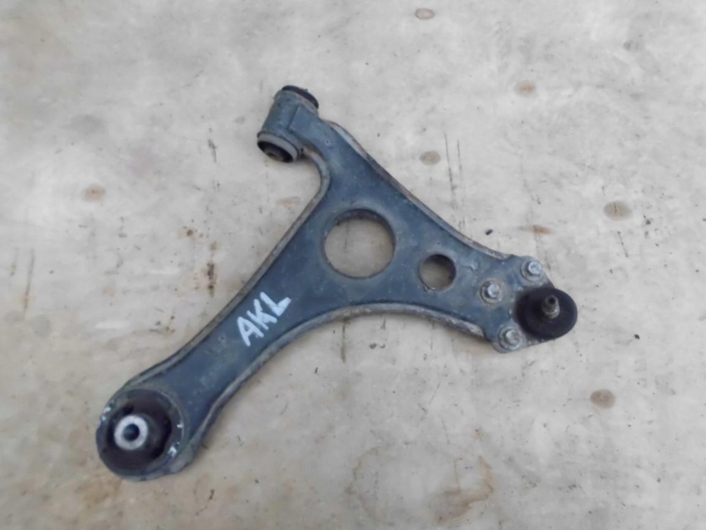 Купить Рычаг левый перед mercedes w169