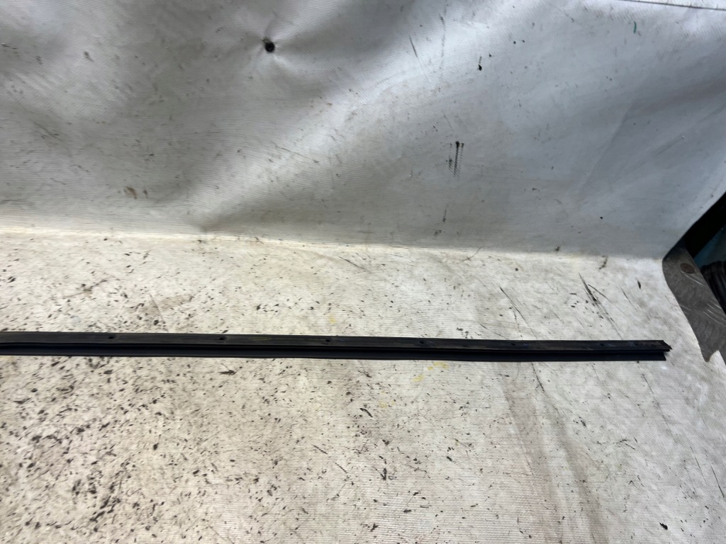 фото №2, Ford transit courier прокладка двері ліва верхній