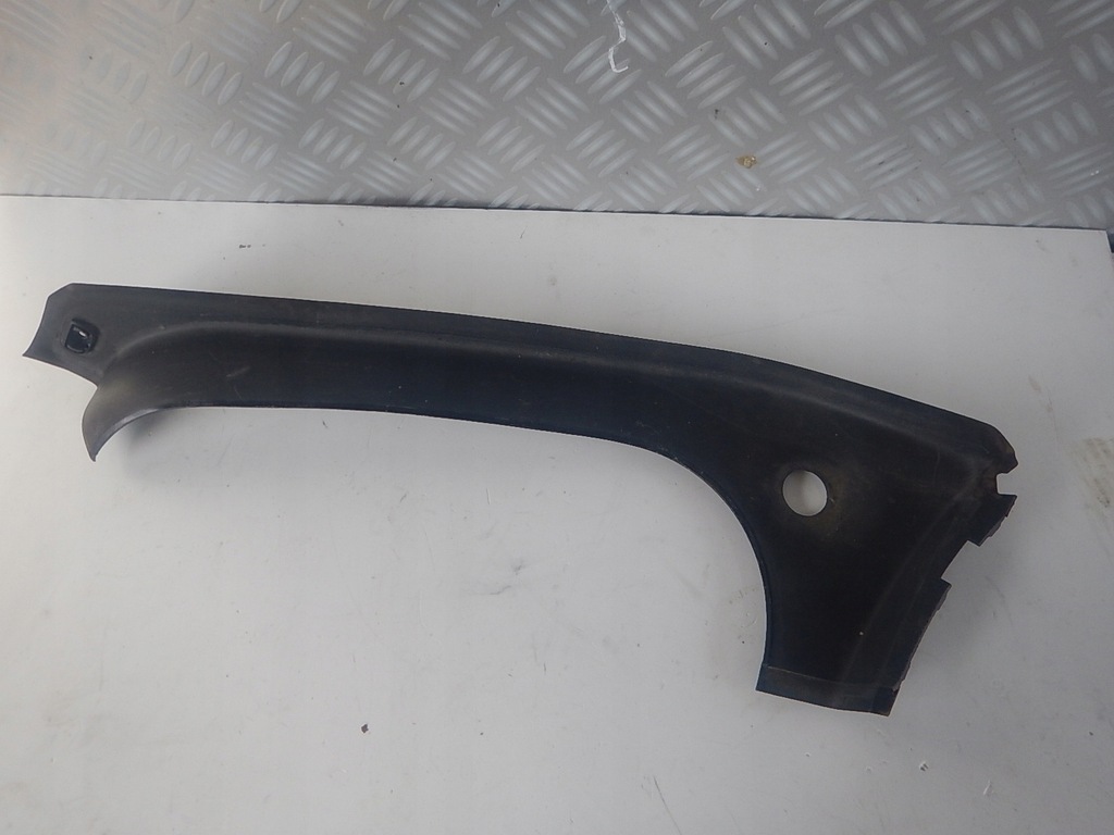 фото №1, Audi s8 d4 левая жёлоб защита багажника 4h0853267