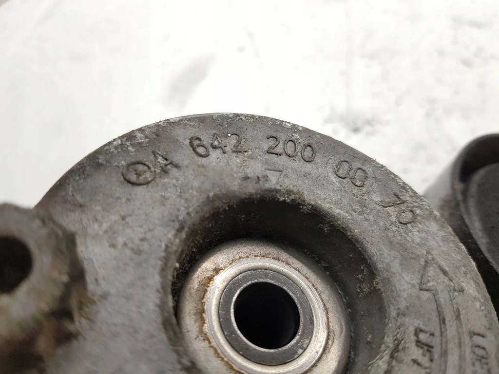 фото №6, Chrysler 300 - 300c 2006 натягувач ремінь багаторучейковий / генератора