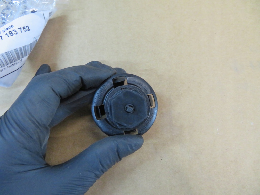 фото №1, Bmw отбойник капот перед bmw 7 f01 f02 f03 f04