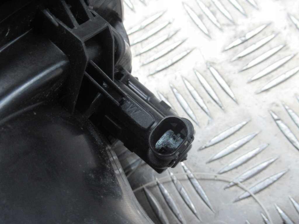 фото №7, Maserati ghibli бензин кришка заливна горловина пального 815