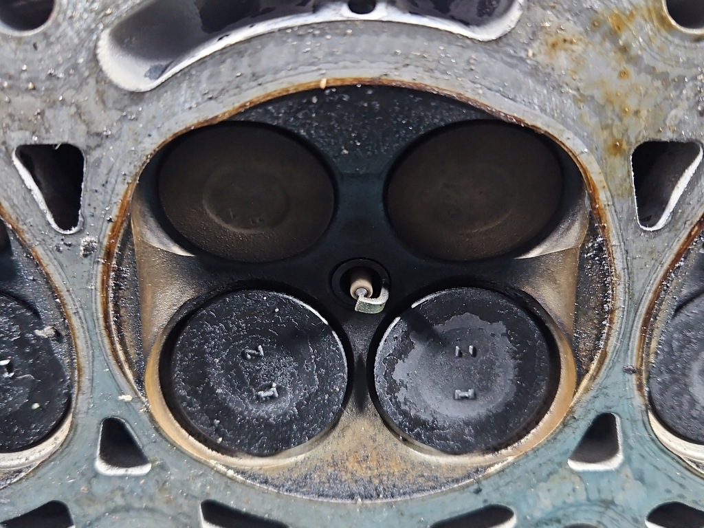 фото №16, Головка toyota corolla e15 1zr 1.6 vvti 124km