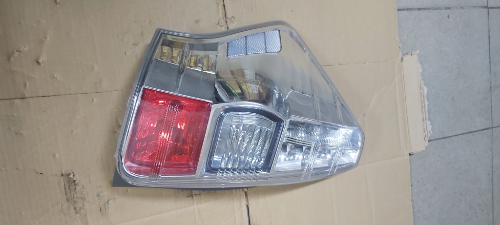 фото №4, Лампа левая задняя задняя toyota prius plus + 2012-2014r