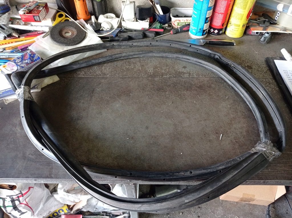 фото №1, Mazda premacy прокладка na двері правий перед