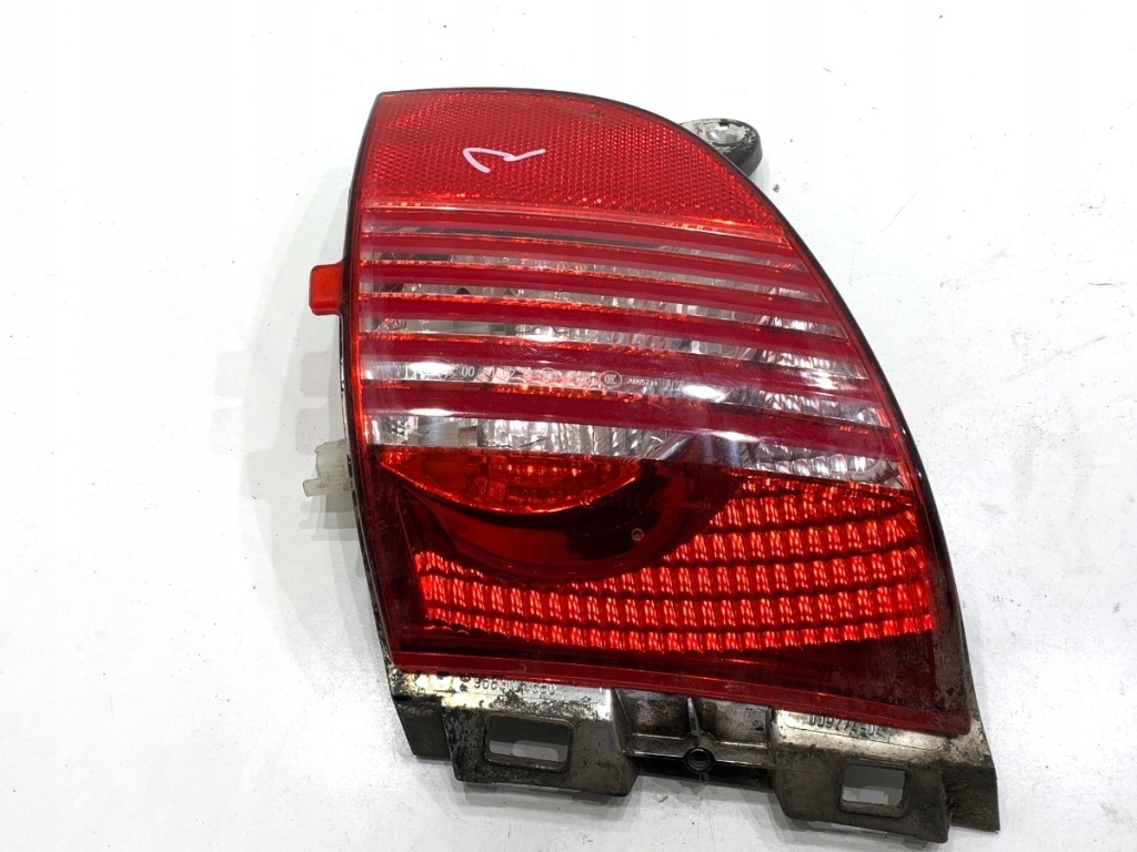 Купить Фара бампера правая  задний peugeot 2008 1 crossover освещение