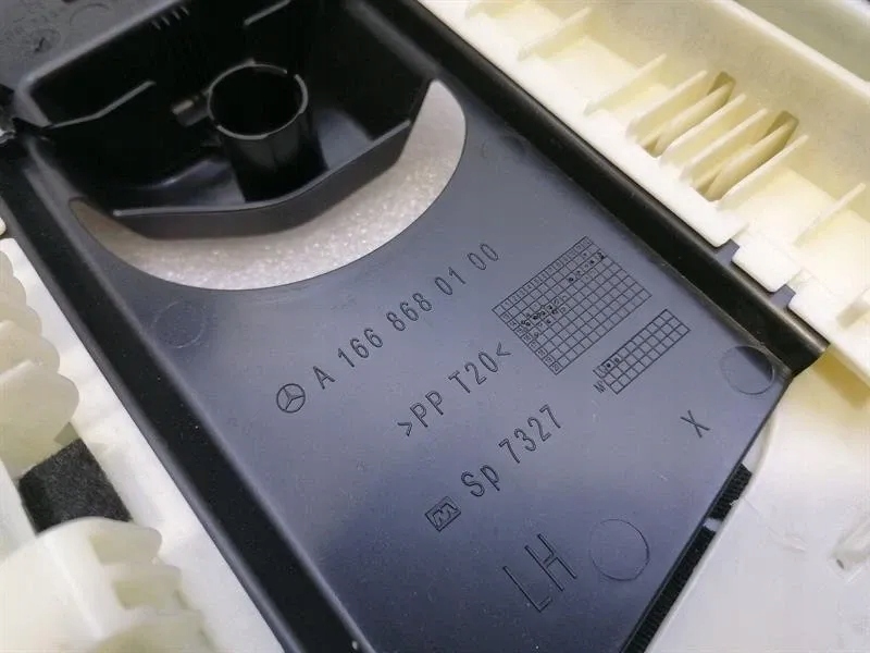 фото №7, Mercedes gls x166 блок двигателя b левый чёрный a1666903500 панель отделочный стойка