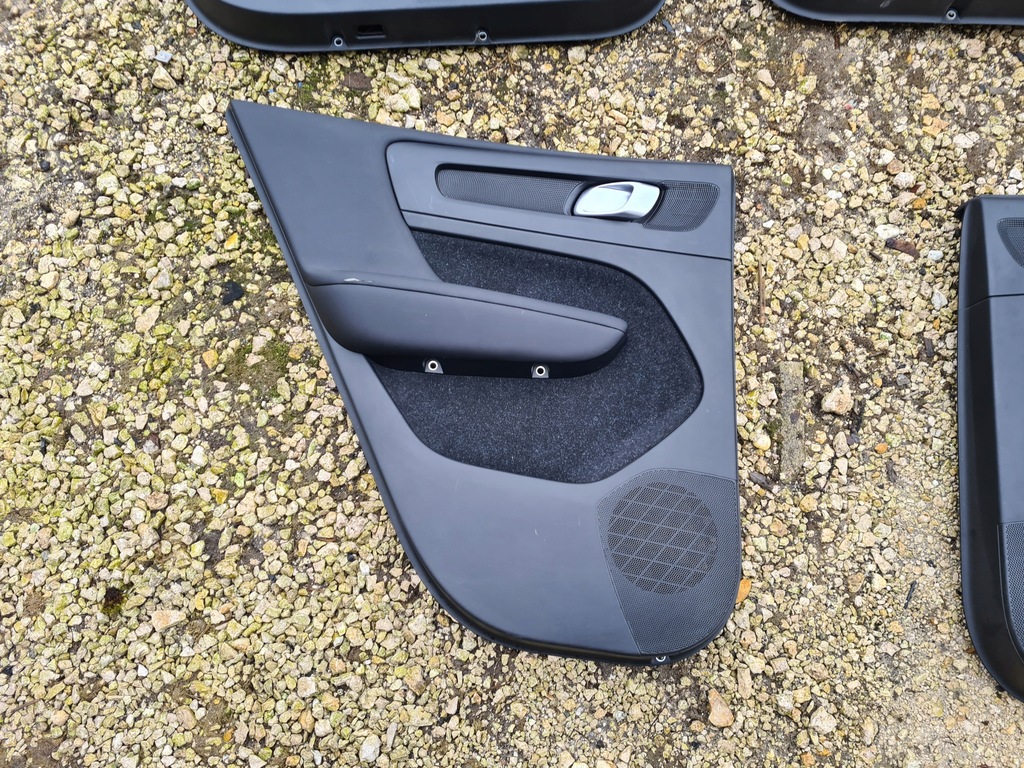 фото №6, Салон volvo xc 40 заднє сидіння сидіння обшивки заднє сидіння спинка підлокітник