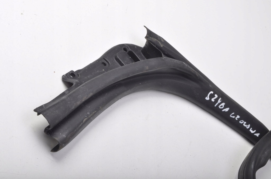 Mclaren mp4 spider прокладка стекло лобовое Недорого