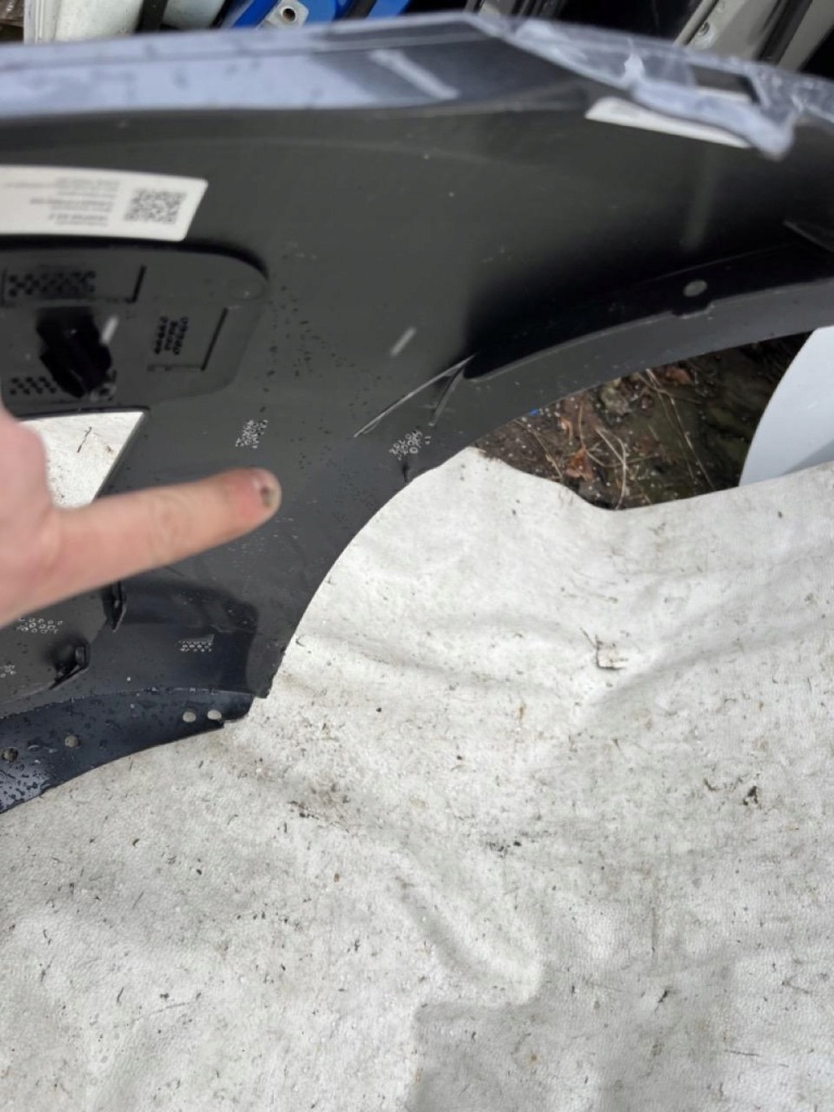 Бампер перед tesla 3 iii 16- Доставка