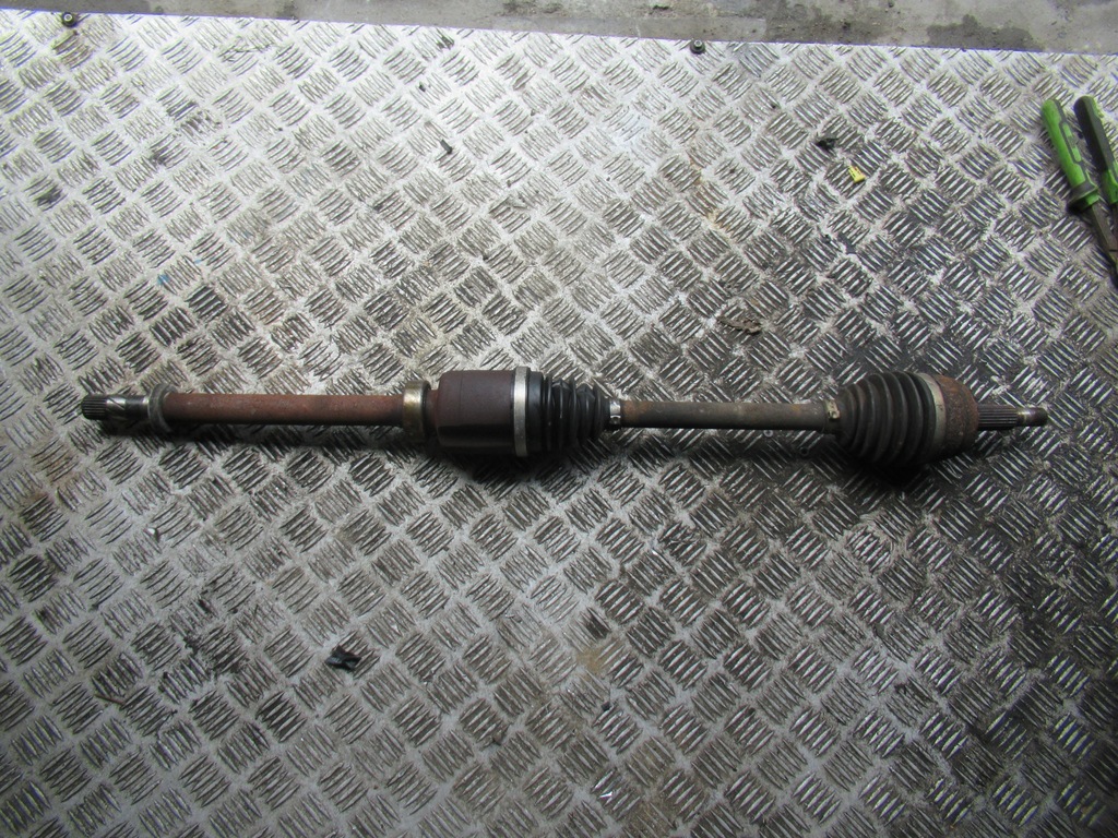 фото №1, Dacia duster i lift 1.2 tce h5f408 приводной вал правая 391002885r