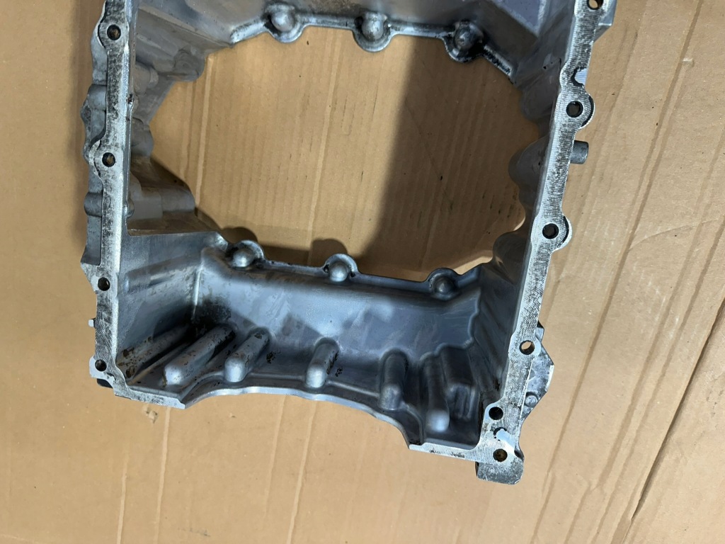 Піддон масляна, піддон оливи, mercedes a6560140600 Зі Шроту