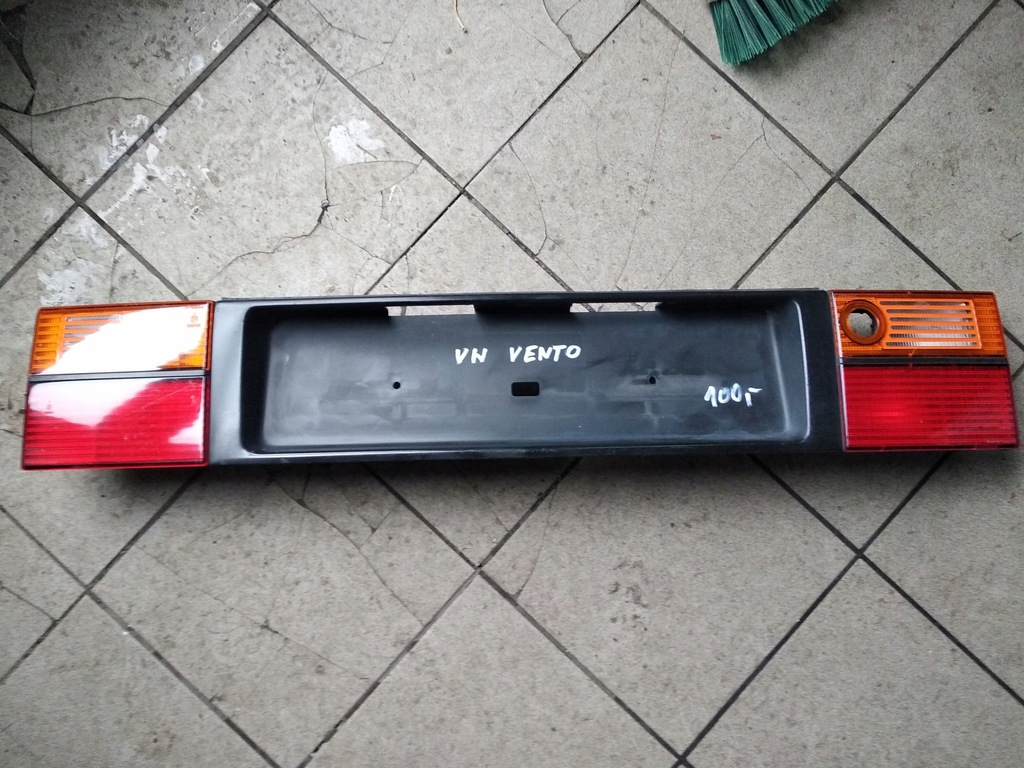 фото №1, Лампа задня накладка vw vento hella 1h5853481