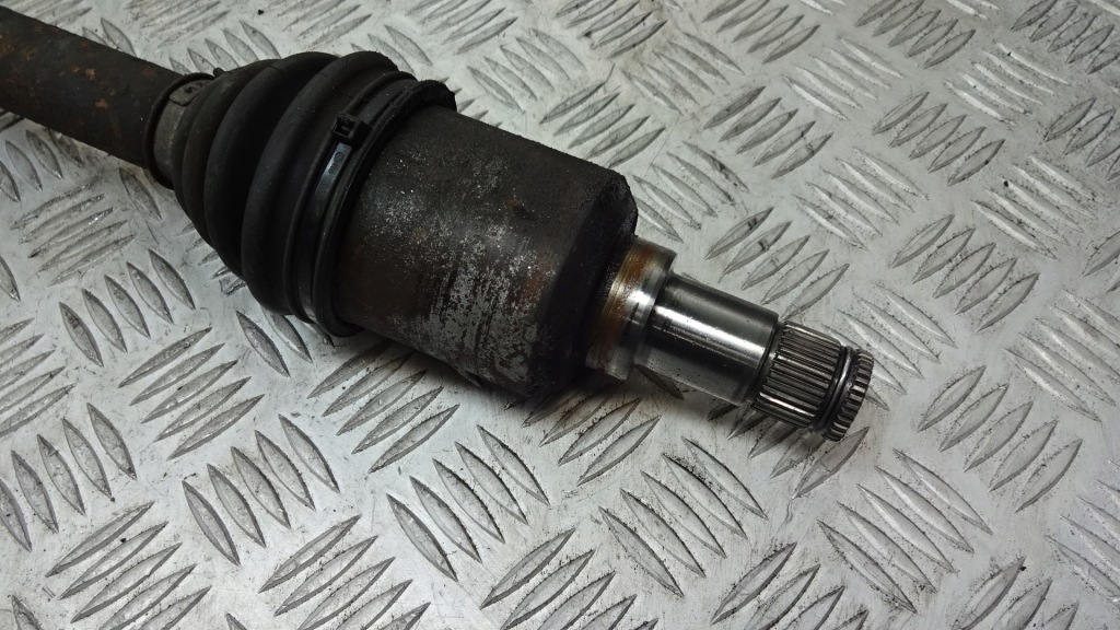 Приводной вал правый  задняя abs smart fortwo 0.7 Цена