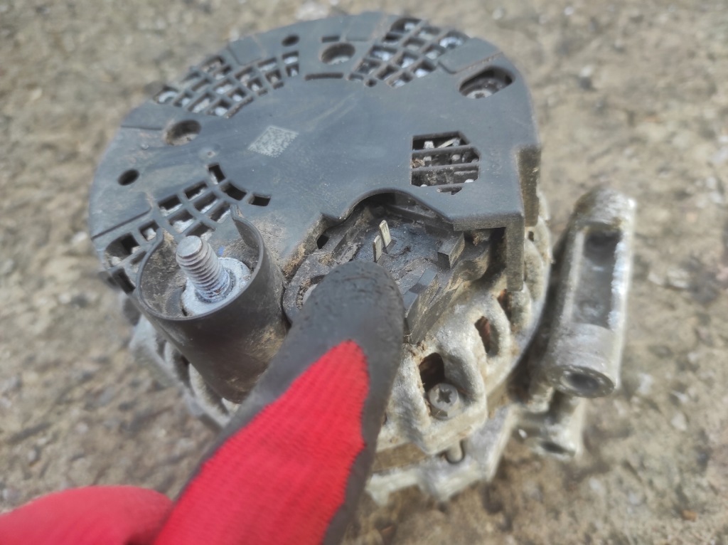 Генератор 06h903017t audi в Україні