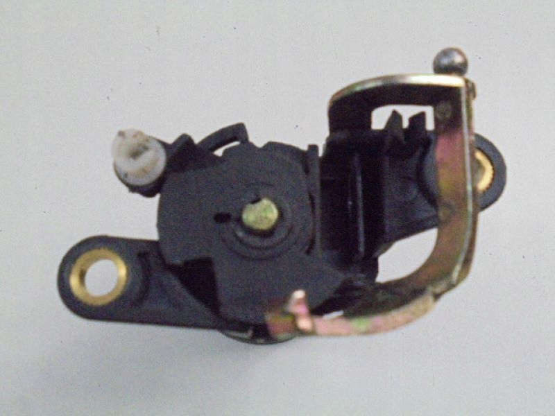 Vw volkswagen passat b4 вкладка замка крышки багажника универсал Киев