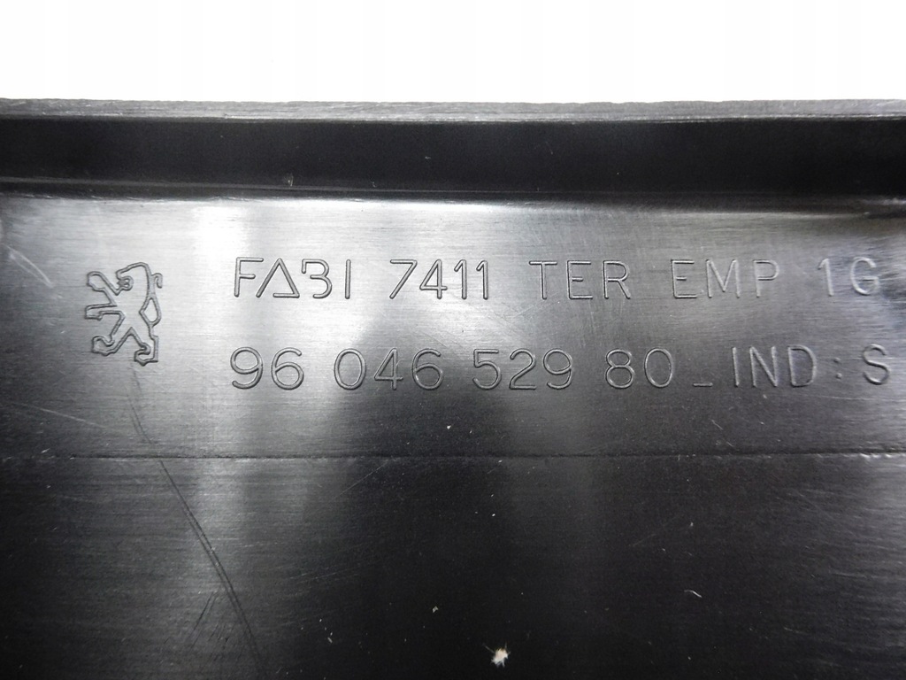 фото №8, Молдинг дверь левый перед peugeot 405 оригинальный номер 9326.29