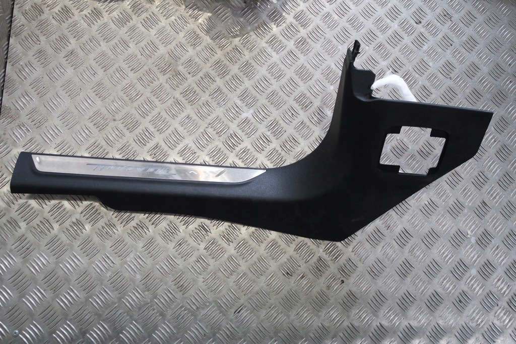 фото №1, Накладка внутренняя порог l maserati levante