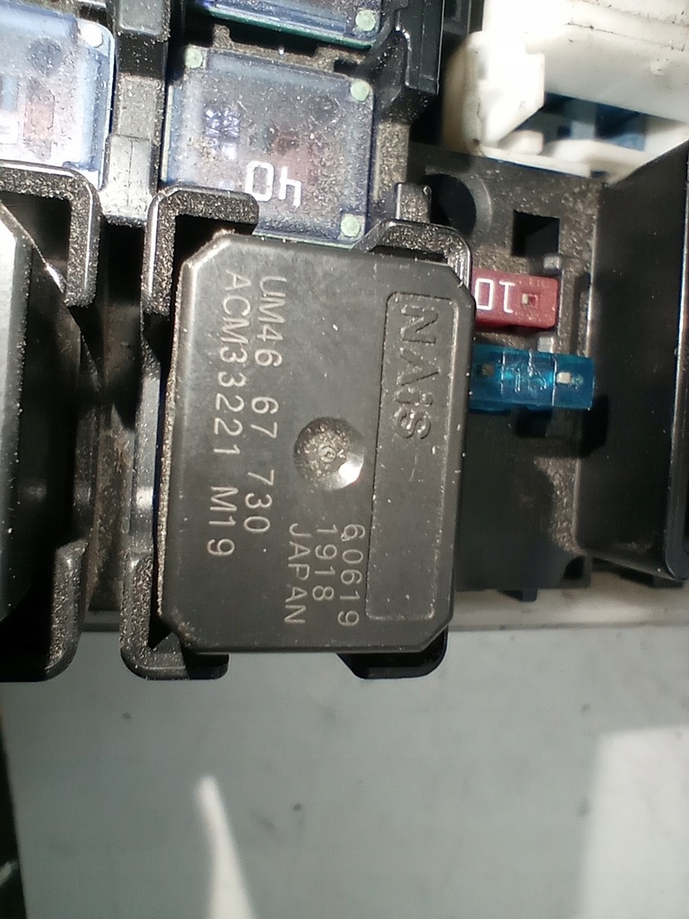 фото №11, Mazda 5 коробка предохранителей 5641-3w v23134-j59-x431 europa