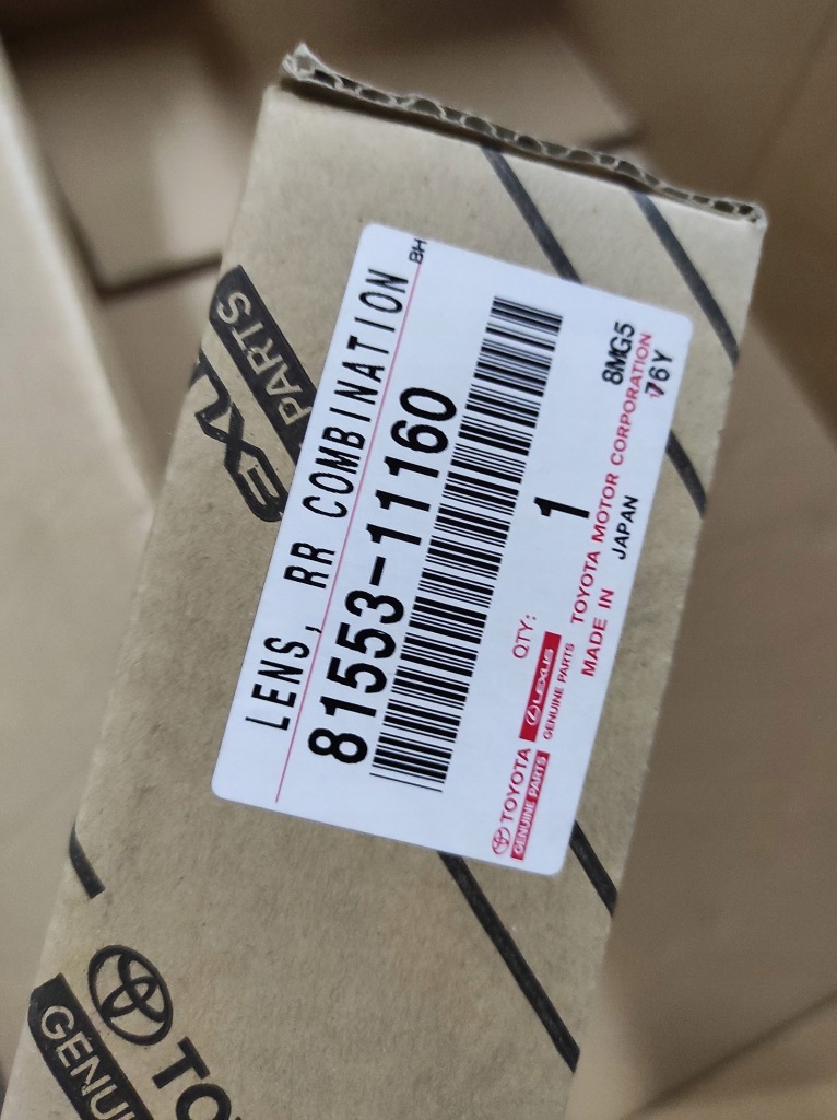 фото №3, Lexus lc500 отражатель бампера задний задняя